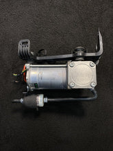 2010-2015 Jaguar XJL Air Suspension Motor Pump Compressor OEM