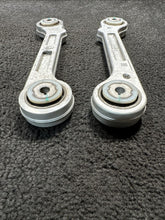 2017 Maserati Levante Rear Left & Right Control Arms OEM