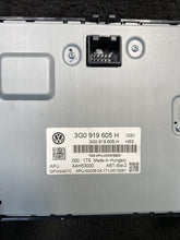 3G0919605H 2016-2017 Volkswagen Golf Radio Media Information Display Screen OEM 3G0919605H