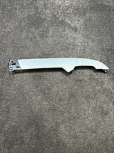 HY32640E72BC 2018 Land Rover Discovery Right Dash Center Console Metallic Trim Molding OEM