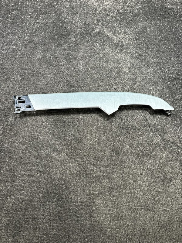 HY32640E72BC 2018 Land Rover Discovery Right Dash Center Console Metallic Trim Molding OEM