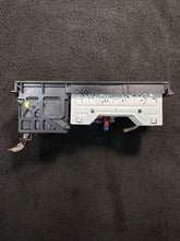 65811384121 1989-1995 BMW E34 525i Front HVAC Climate Control W/ Radio Bezel OEM 65811384121
