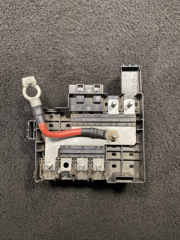 84095549 2017 GMC Sierra 2500 Denali Battery Power Distribution Tray OEM 84095549