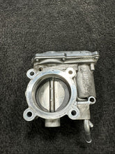 35100-2E000 2016 Kia Soul 2.0L Engine Throttle Body Assembly OEM 35100-2E000