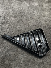 42789404 2024-2025 Cadillac CT5-V Front Right Passenger Bumper Fog Grille OEM 42789404