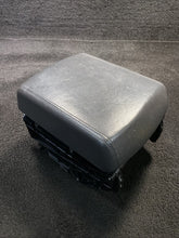 7L6863762 06-10 Volkswagen Touareg Center Console Storage Lid Armrest Gray OEM 7L6863762