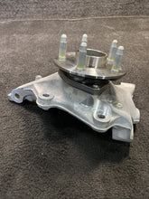 84169867 2022-2025 Cadillac CT5-V Front Right Passenger Spindle Knuckle Hub OEM 84169867