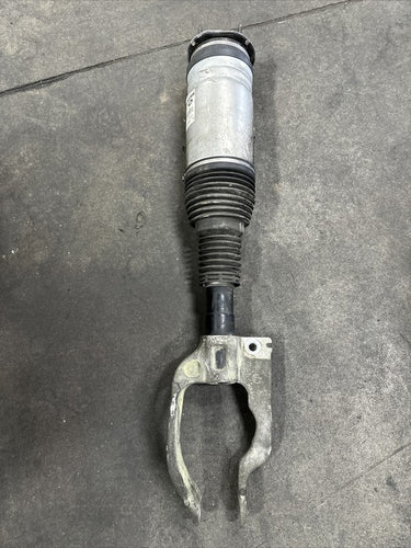 HY323C286BD 2018 Land Rover Discovery Front Left Air Strut Shock Absorber OEM HY323C286BD