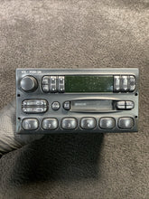 F8AF-19B132-AA 1998-2000 Lincoln Town Car Ford AM FM Cassette Radio Stereo OEM F8AF-19B132-AA