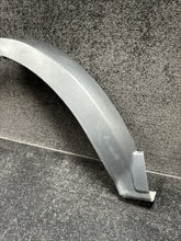 HY32290E32AC 2018 Land Rover Discovery Rear Right Fender Flair Molding OEM HY32290E32AC