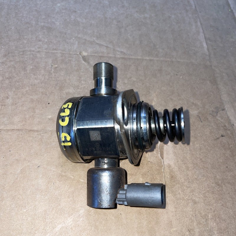 0261520220 2015 Mercedes Benz W218 CL 550 High Pressure Fuel Pump LH. OEM PN:0261520220