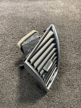 8R1820901GWVF 2009-2012 Audi Q5 Front Left Driver Dash A/C Air Vent Grille OEM 8R1820901GWVF