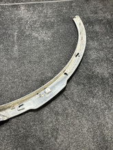 HY32290E23AC 2018 Land Rover Discovery Rear Left Fender Flair Molding OEM HY32290E23AC