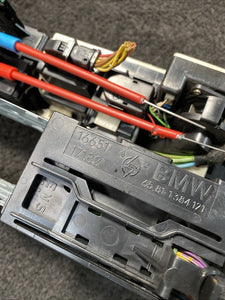 65811384121 1989-1995 BMW E34 525i Front HVAC Climate Control W/ Radio Bezel OEM 65811384121