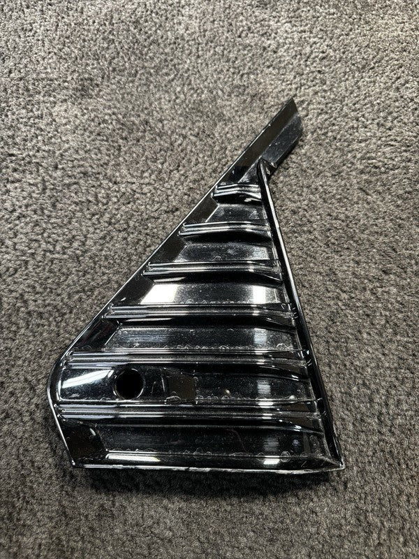 42789404 2024-2025 Cadillac CT5-V Front Right Passenger Bumper Fog Grille OEM 42789404