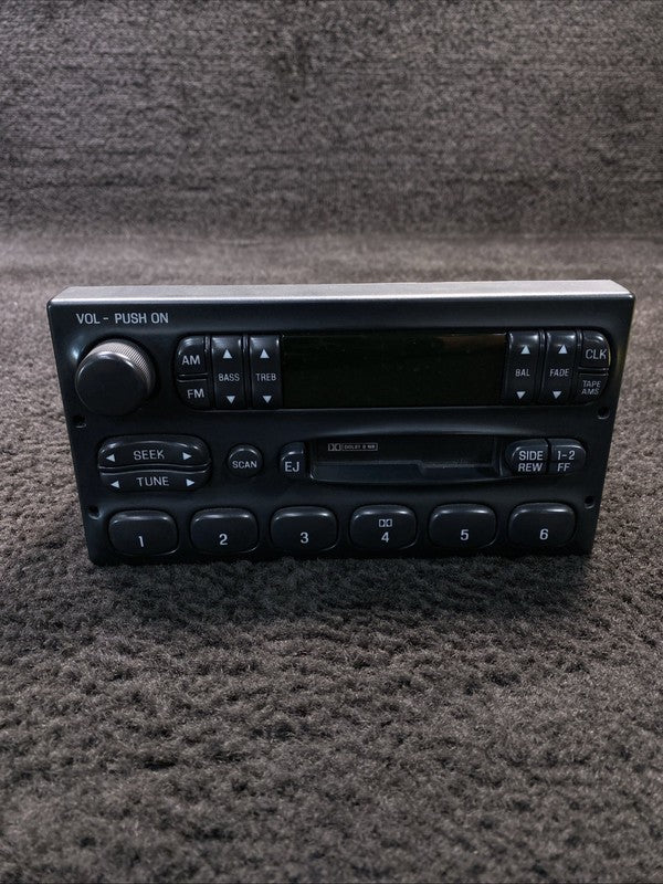 F8AF-19B132-AA 1998-2000 Lincoln Town Car Ford AM FM Cassette Radio Stereo OEM F8AF-19B132-AA