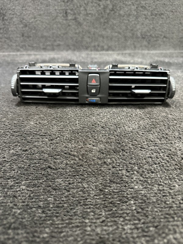 9347436-02 2018 BMW 230 XI Front Center Dash HVAC Air Vents W/ Hazard Button OEM 9347436-02