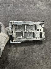 23180744 2014 Chevrolet Silverado Engine Fuse Relay Box OEM