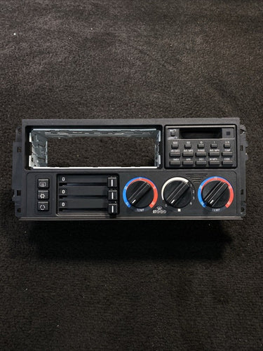 65811384121 1989-1995 BMW E34 525i Front HVAC Climate Control W/ Radio Bezel OEM 65811384121