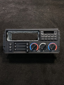 65811384121 1989-1995 BMW E34 525i Front HVAC Climate Control W/ Radio Bezel OEM 65811384121