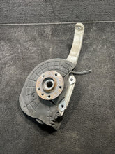 06700320520 2017 Maserati Levante Front Right Spindle Knuckle Wheel Hub OEM 06700320520