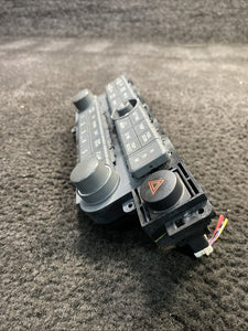 28098-ZM00A 2004-2006 Nissan Quest Radio Stereo Control Panel OEM 28098-ZM00A