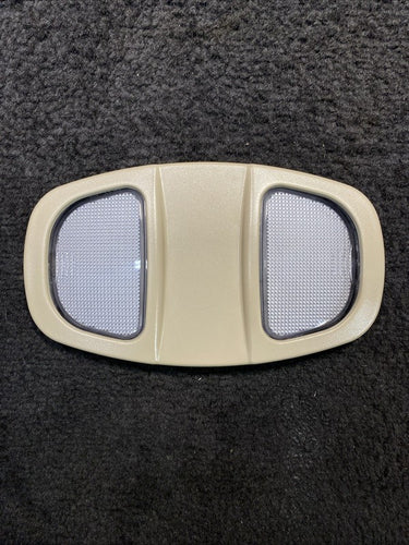 2322 Z8813 2002-2007 Saturn Vue Equinox Overhead Center Dome Roof Light Cover Lens OEM