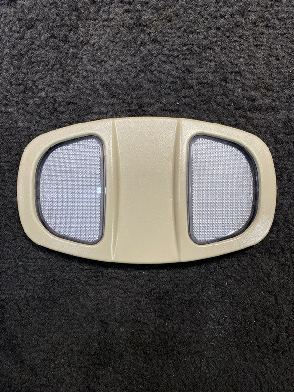 2322 Z8813 2002-2007 Saturn Vue Equinox Overhead Center Dome Roof Light Cover Lens OEM