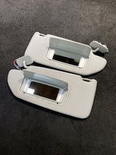 39874925 2003-2006 Volvo XC90 Sun Visors Gray W/ Homelink & Mirror Light Pair Set OEM