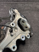 A2044202544 08-20 Mercedes SLK250 Front Left Spindle Knuckle Wheel Hub OEM A2044202544