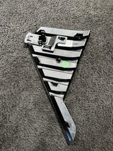 42789404 2024-2025 Cadillac CT5-V Front Right Passenger Bumper Fog Grille OEM 42789404