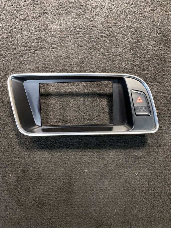 8R1857186P3Q7 09-14 Audi Q5 Center Dash Screen Bezel Trim W/ Hazard Switch OEM 8R1857186P3Q7