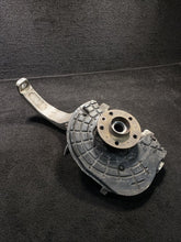 670034831 2017 Maserati Levante Front Right Spindle Knuckle Wheel Hub OEM 670034831 OEM