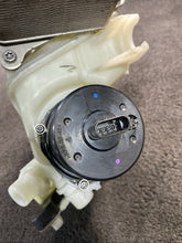 1097015-00-K 17-23 Tesla Model 3 Coolant Reservoir Expansion Tank Chiller Pump OEM 109701500K