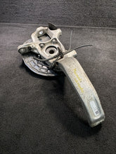 670034831 2017 Maserati Levante Front Right Spindle Knuckle Wheel Hub OEM 670034831 OEM