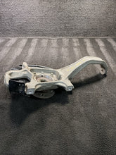 2015 Maserati Ghibli Front Left Spindle Knuckle Wheel Hub OEM 18k