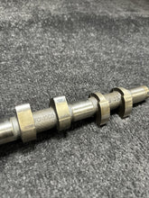 8W93-6A272-AB 2010-2013 Range Rover 5.0 Supercharged Engine Camshaft OEM 8W93-6A272-AB