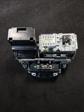 XR8F-18K878-DFLGR 1999-2002 Jaguar S-type Stereo Radio Climate Control Set OEM XR8F-18K878-DFLGR