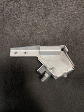 A2136202301 2018 Mercedes E63s AMG Front Left Outer Impact Bar Bracket OEM A2136202301