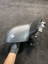 021095 11-14 Volkswagen Touareg Front Right Passenger Door Side View Mirror OEM 021095