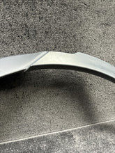 HY32290E23AC 2018 Land Rover Discovery Rear Left Fender Flair Molding OEM HY32290E23AC