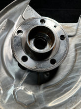 32217286 2019 Volvo XC90 Rear Left Spindle Knuckle Wheel Hub Bearing OEM 32217286