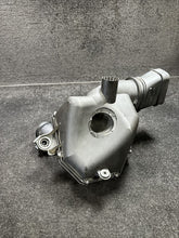 7843291 2013 BMW F10 M5 Left Driver Side Intake Air Cleaner Box OEM 7843291