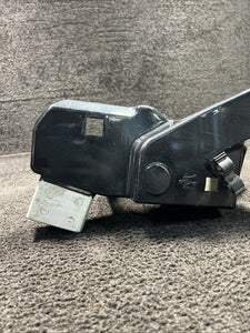 670003854 2013-2024 Maserti Quattroporte Right Radiator Core Support Bracket OEM 670003854