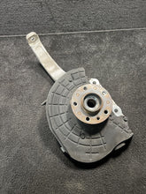 06700320520 2017 Maserati Levante Front Right Spindle Knuckle Wheel Hub OEM 06700320520