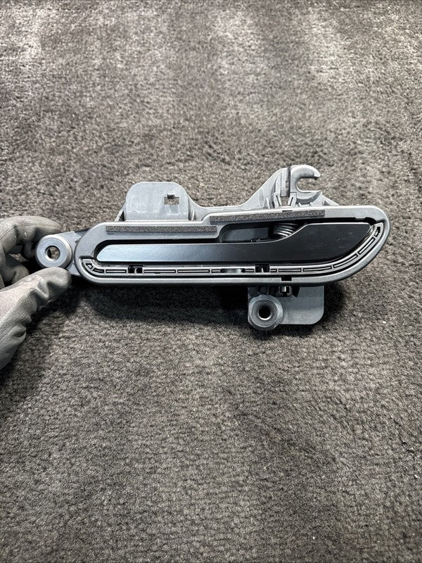 152811400D 2025 Tesla Model Y Left Side Front Or Rear Door Handle OEM 152811400D