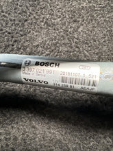 3397021991 2019 Volvo XC90 Front Windshield Wiper Linkage W/ Motor OEM 3397021991