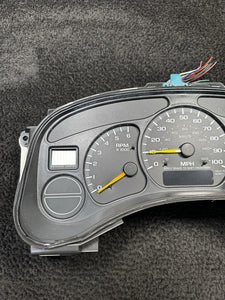 15758076 2000-2002 Chevy Suburban Speedometer Gauge Cluster 262k OEM 15758076
