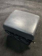 7L6863762 06-10 Volkswagen Touareg Center Console Storage Lid Armrest Gray OEM 7L6863762