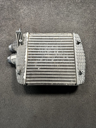 16474840 2014 Maserati Quattroporte Front Right Intercooler Radiator OEM 16474840